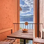 Romantic Lakefront Balcony - - Porto Vecchio 11 Daire *
