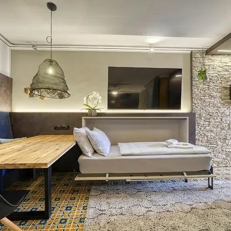 Romantic Lakefront Balcony - - Porto Vecchio 11 * Malcesine